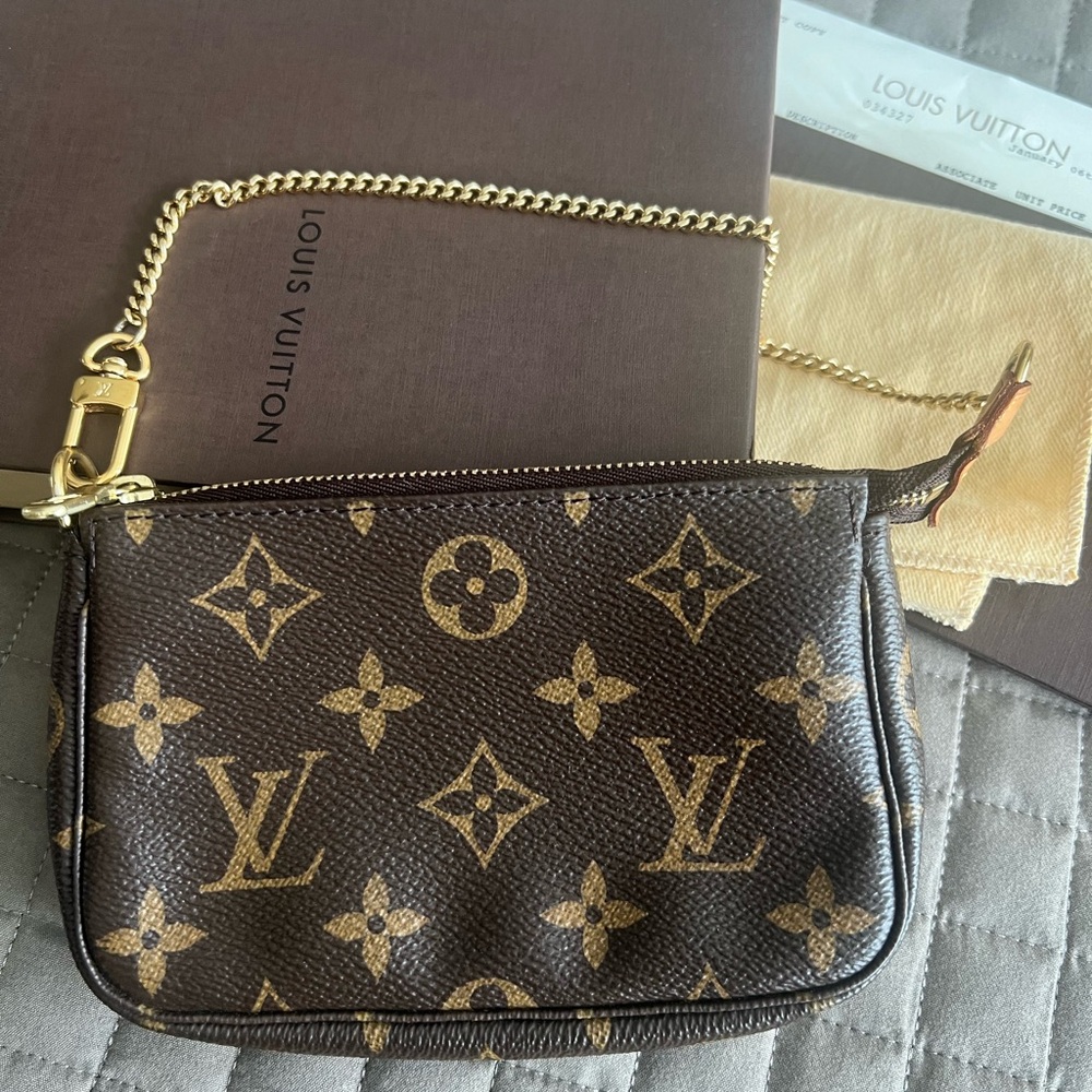 💯 % Louis Vuitton mini Pochette Accessories